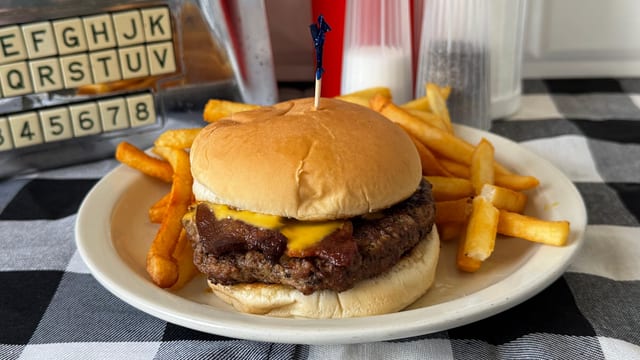 Cheese Burger*